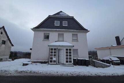 Freistehendes Wohnhaus mit Anbau und Garage in Greifenstein-Nenderoth - Greifenstein / Nenderoth