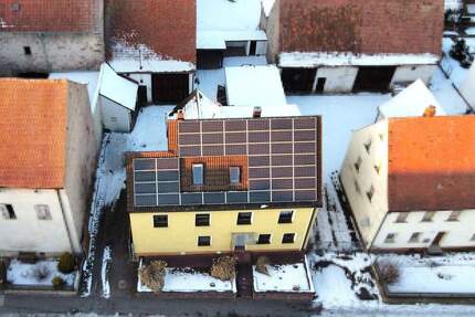 Charmantes Zweifamilien-Bauernhaus mit Scheune, Innenhof und Garten - Herzogenaurach Niederndorf