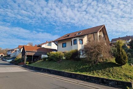 Großzügiges Mehrfamilienhaus, provisionsfrei - Burkardroth