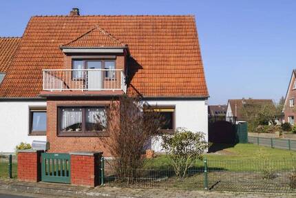 Bezugsfrei: Solide DHH mit Gestaltungsmöglichkeiten in guter Lage - Achim Baden