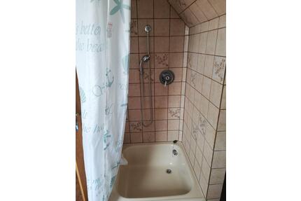 Vermietung auf Zeit - 18,00&nbsp;EUR Kaltmiete, ca.&nbsp; 100,00&nbsp;m&sup2; in Hasselroth (PLZ: 63594)