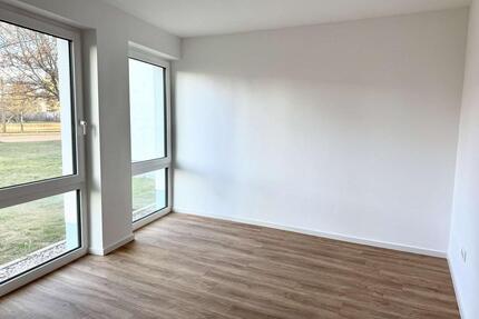 ROLLSTUHLGERECHT: Zentrale Lage - Neuwertig, mit Terrasse und Stellplatz! - Laatzen