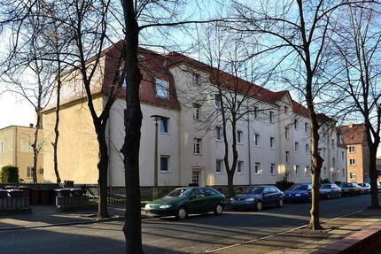 Hier zentrumsnah wohnen! - 361,00&nbsp;EUR Kaltmiete, ca.&nbsp; 60,09&nbsp;m&sup2; in Bitterfeld-Wolfen (PLZ: 06749)