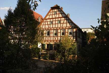 Haus zum Kaufen in Oedheim 375.000,00 € 226 m²