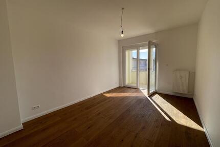 Erstbezug nach Sanierung: gemütlicher 3-Zimmer-Altbau mit Balkon nahe S-Bhf. Sundgauer Str. - Berlin Steglitz-Zehlendorf