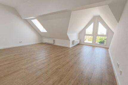 Erstbezug nach Sanierung! Helle Dachgeschosswohnung, ab 15.05.26 - Merseburg