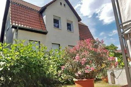 Landhausstil der 30er Jahre für viel Raumbedarf - Berlin Biesdorf