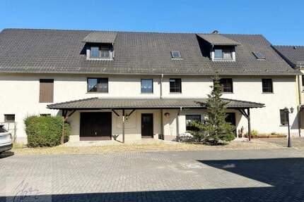 ***RAUM, FREIHEIT UND RUHE: EINZIGARTIGES REIHENENDHAUS MIT GARTEN, NEBENGEBÄUDE UND GROSSEN MÖGLICHKEITEN*** - Bauda