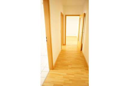 Nachmieter gesucht - TOP Ausstattung - Bad mit Fenster - Laminat - Chemnitz Schönau