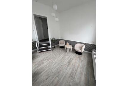 Gewerberaum für Nageldesign - 450,00&nbsp;EUR Kaltmiete, ca.&nbsp; 16,00&nbsp;m&sup2; in Wiesbaden (PLZ: 65201) Schierstein