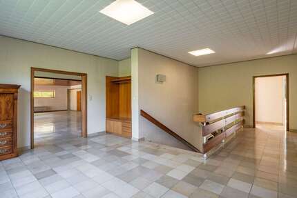 Haus zum Kaufen in Schleswig 320.000,00 € 537 m²