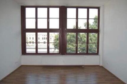 Wohnung im Dachgeschoss mit Balkon, Domblick und Stellplatz - Magdeburg