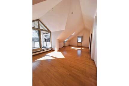 Helle Dachwohnung mit Südterrasse und Blick ins Grüne - München Aubing-Lochhausen-Langwied