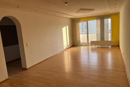 Schöne Vier Zimmer Wohnung - 950,00&nbsp;EUR Kaltmiete, ca.&nbsp; 107,00&nbsp;m&sup2; in Landstuhl (PLZ: 66849)