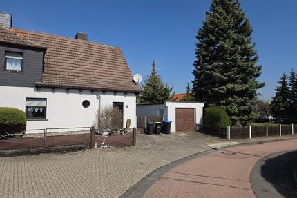 Doppelhaushälfte mit 85m² Wohnfläche und 700m² Grundstück - Hettstedt