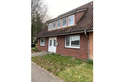 Charmante Doppelhaushälfte mit Terrasse, Garten und Stellplätzen - Bremervörde