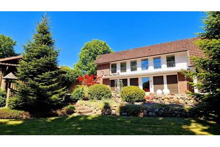 Ein seltenes Juwel mit Blick auf die Eiderwiesen und 4 Bauplätzen - Hamdorf