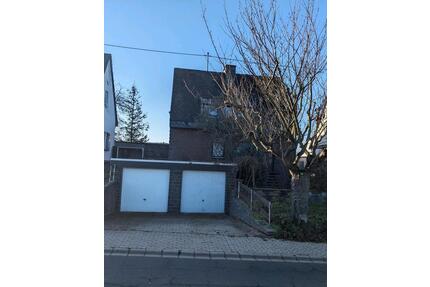 Freistehendes Mehrfamilienhaus - 235.000,00&nbsp;EUR Kaufpreis, ca.&nbsp; 180,00&nbsp;m&sup2; in Mayen (PLZ: 56727)