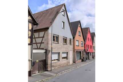 Haus zum Kaufen in Wilhermsdorf 289.000,00 € 250 m²