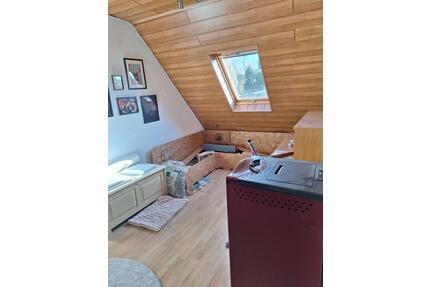 Dachgeschoss Wohnung - 700,00&nbsp;EUR Kaltmiete, ca.&nbsp; 76,00&nbsp;m&sup2; in Königsbach-Stein (PLZ: 75203)