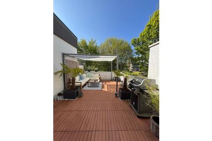 Lichtdurchflutete Maisonette mit Dachterrasse in Köln-Weiden