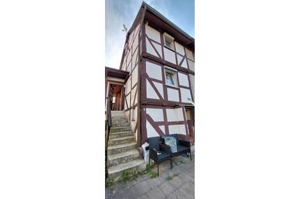 Kleines Fachwerkhaus - 41.500,00&nbsp;EUR Kaufpreis, ca.&nbsp; 42,00&nbsp;m&sup2; in Felsberg (PLZ: 34587)