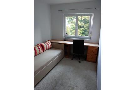 WG Zimmer in einer Zweck WG - 500,00&nbsp;EUR Kaltmiete, ca.&nbsp; 14,00&nbsp;m&sup2; in Berlin (PLZ: 12623) Treptow-Köpenick