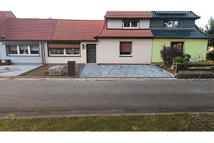 Reihenmittelhaus - 167.000,00&nbsp;EUR Kaufpreis, ca.&nbsp; 110,00&nbsp;m&sup2; in Hohenmölsen (PLZ: 06679)