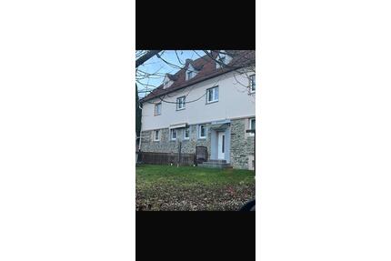 Reihenhaus in Neuenmarkt - 280.000,00&nbsp;EUR Kaufpreis, ca.&nbsp; 138,00&nbsp;m&sup2; in Neuenmarkt (PLZ: 95339)