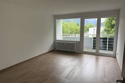 3-Zimmer-Wohnung, im 3. Obergeschoß mit 3 Balkonen und Lift - Bad Reichenhall
