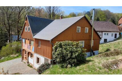 Umgebindehaus im historischen Ortskern von Lückendorf - Oybin