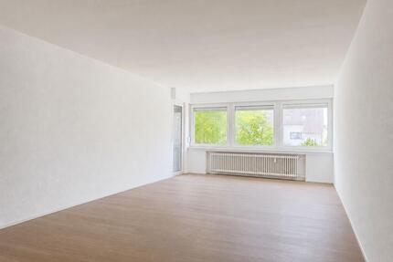 Frisch sanierte 3-Zimmer-Wohnung mit großzügiger Loggia - Bergisch Gladbach Gronau