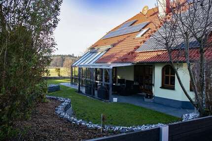 Haus zum Kaufen in Postbauer-Heng 900.000,00 € 215 m²