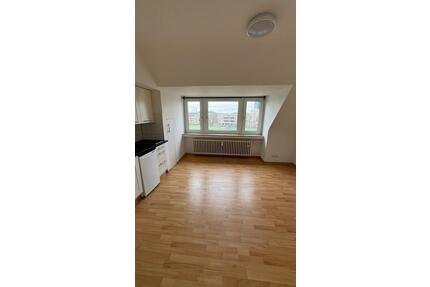 Teilmöbilerte Wohnung in Düsseltal Uninähe - Düsseldorf