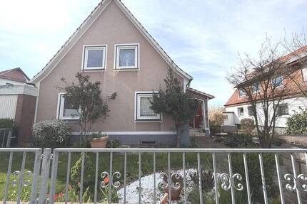 Familientraum - Ihr neues Zuhause auf fast 800 m² Grundstück- mit 2 Garagen - Northeim