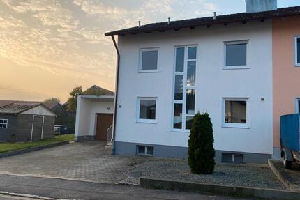DHH Baujahr 1976 - 338.000,00&nbsp;EUR Kaufpreis, ca.&nbsp; 155,00&nbsp;m&sup2; in Oberschneiding (PLZ: 94363)