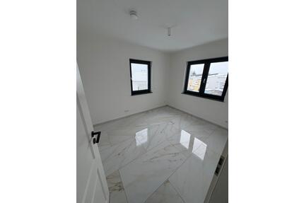 Studenten-WG Zimmer frei only Girls - Roßdorf