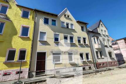 Haus zum Kaufen in Helmbrechts 105.000,00 € 229 m²
