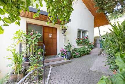 Haus zum Kaufen in Stockach Zizenhausen 465.000,00 € 240 m² - Stockach / Zizenhausen