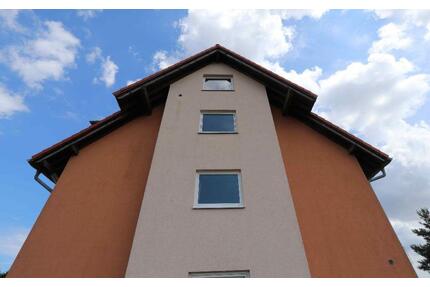 Helle Dachgeschosswohnung mit Gästetoilette und Balkon! - Ebersbach