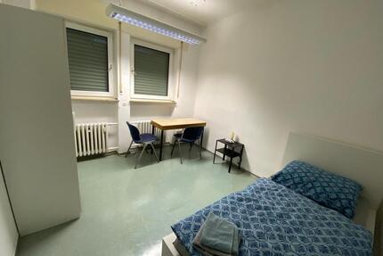 WG Zimmer In Frankfurt am Main Rödelheim