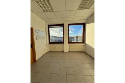 Büro (13 m²) mit Gemeinschaftsküche zu vermieten - Neidenstein