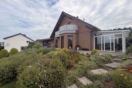 Haus zum Kaufen in Niedenstein 449.000,00 € 177 m²