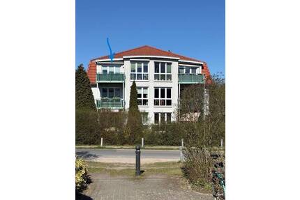 Gemütliche 3 Raum Eigentumswohnung mit Balkon und Carport, im Obergeschoss - Berlin Mahlsdorf