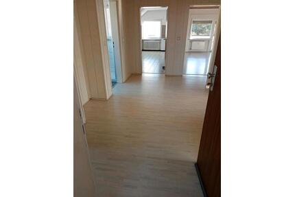Wohnung zu vermieten - 750,00&nbsp;EUR Kaltmiete, ca.&nbsp; 106,00&nbsp;m&sup2; in Rinteln (PLZ: 31737)