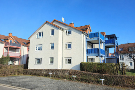 2 Zimmer Dachgeschosswohnung, Balkon, Stellplatz, neue Heizung - Guxhagen