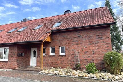 Im Grünen am Stadtrand: 2-Zimmer-Wohnung mit besonderer Ausstattung! - Westerstede