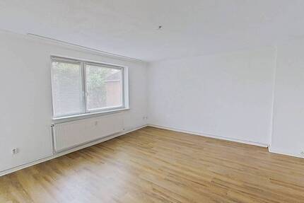 Großzügig geschnittene 3-Zimmer-Wohnung mit BALKON und EBK im Norden von Bordesholm