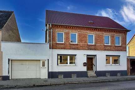 Haus zum Kaufen in Oschersleben 39.990,00 € 142 m²