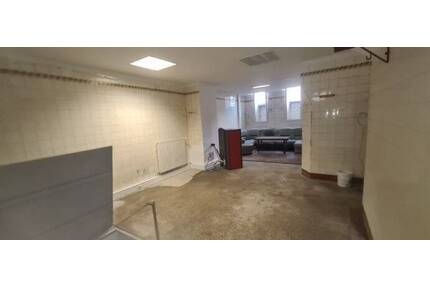 Kelleratelier oder -studio an Zufahrtsstraße zum Paunsdorf Center mit Küche und Bad - Leipzig